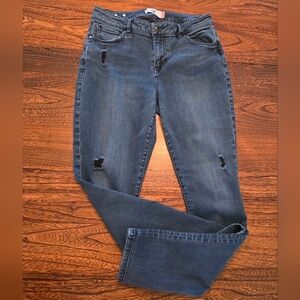 Cabi Skinny Curvy Dark Washed Denim Jeans Distressed Mid rise Size 10
